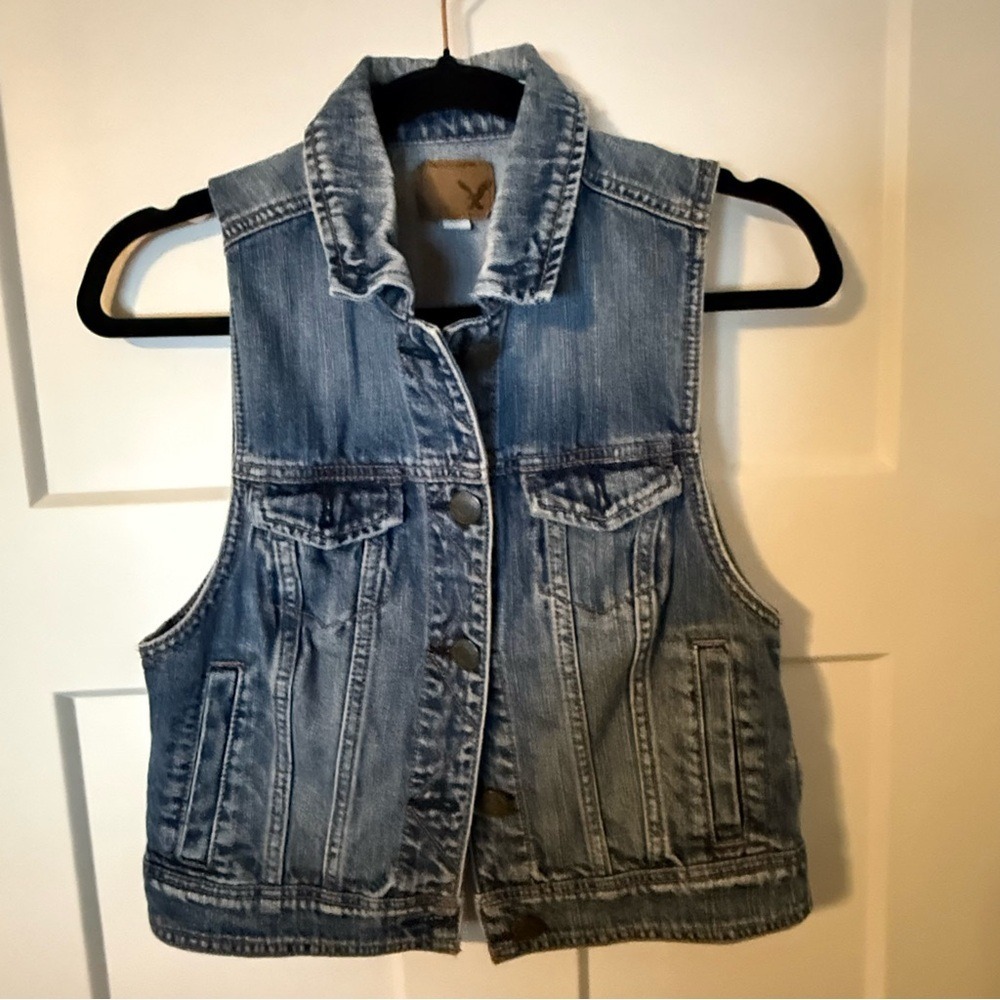 American Eagle Outfitters Womens Medium Wash Denim Trucker Vest Size Small S